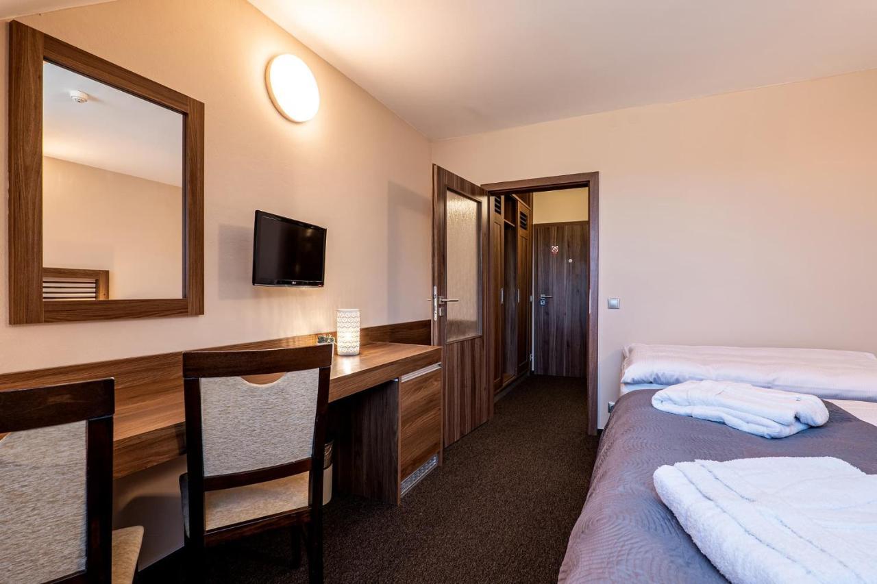 Wellness Hotel Pod Kycmolem Horni Lomna Exterior foto